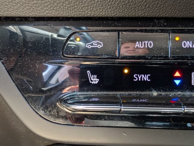 Used 2023 Buick Envision Preferred w/ Sport Touring Package AWD/4WD image 32