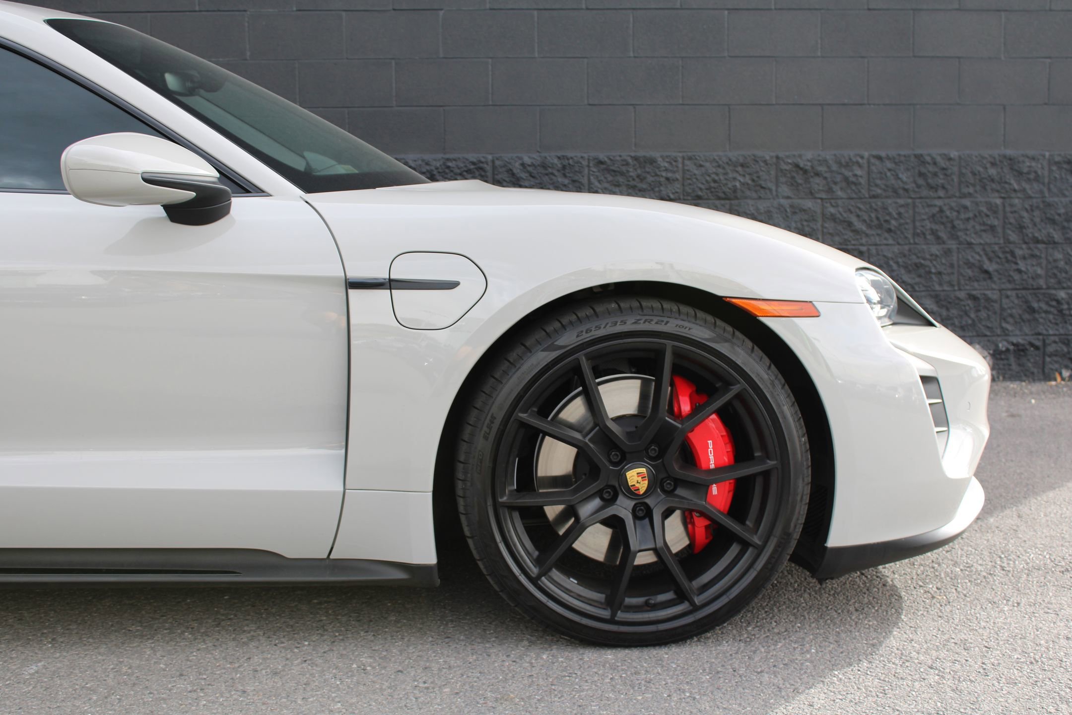 Used 2023 Porsche Taycan GTS image 11