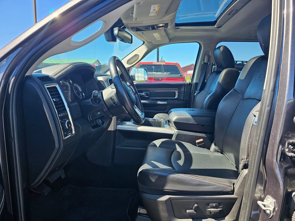 Used 2016 RAM 1500 Laramie AWD/4WD image 21