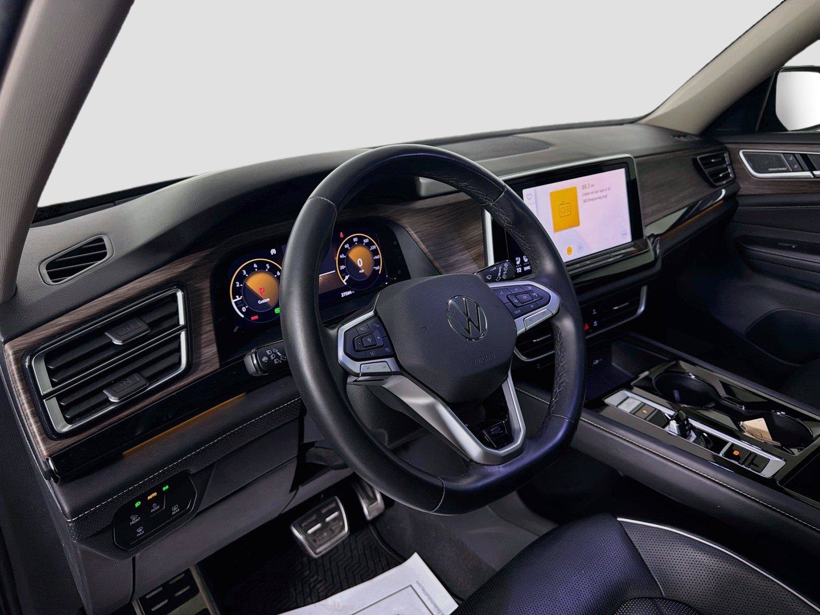 Used 2024 Volkswagen Atlas SEL Premium R-Line AWD/4WD image 9