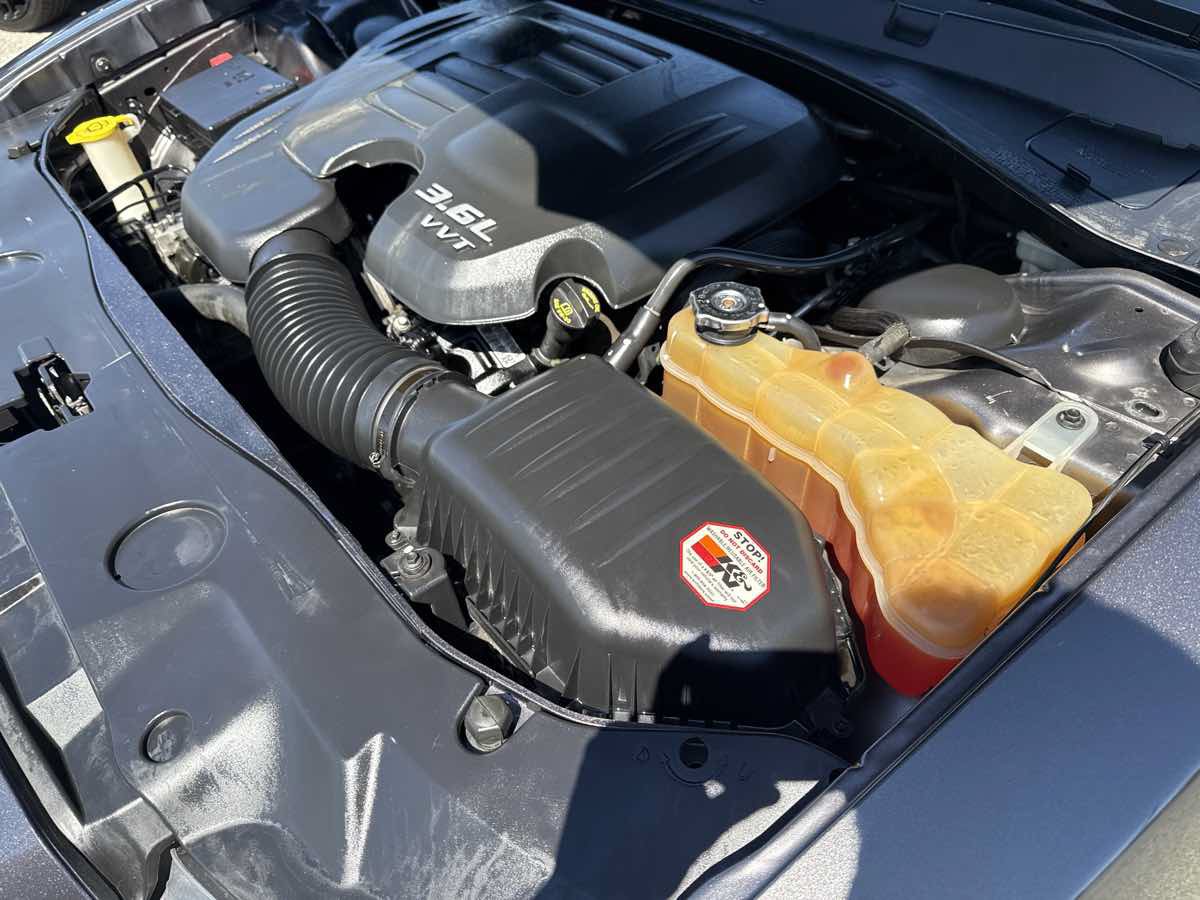 Used 2014 Dodge Charger SXT RWD image 28