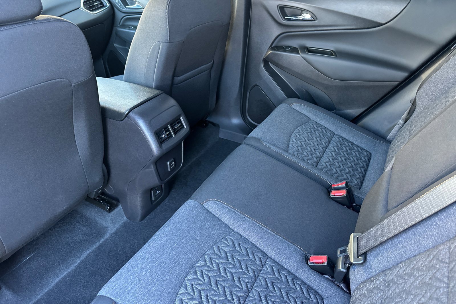 Used 2024 Chevrolet Equinox LT image 14