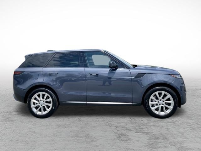 Used 2025 Land Rover Range Rover Sport AWD/4WD image 4
