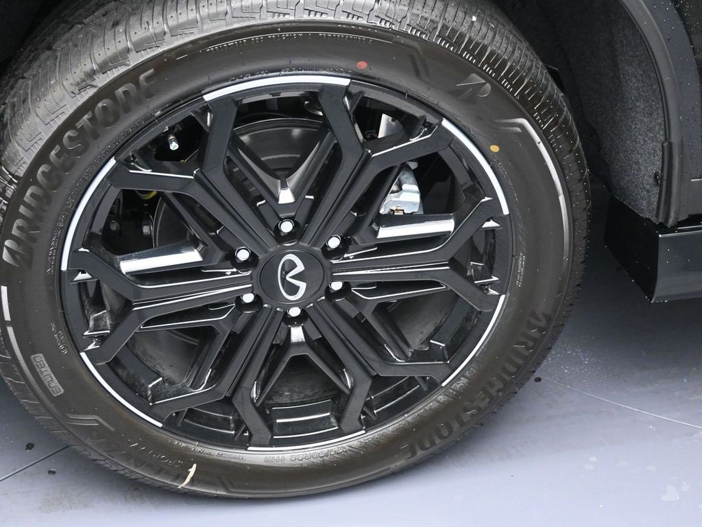 New 2026 INFINITI QX80 4WD image 5