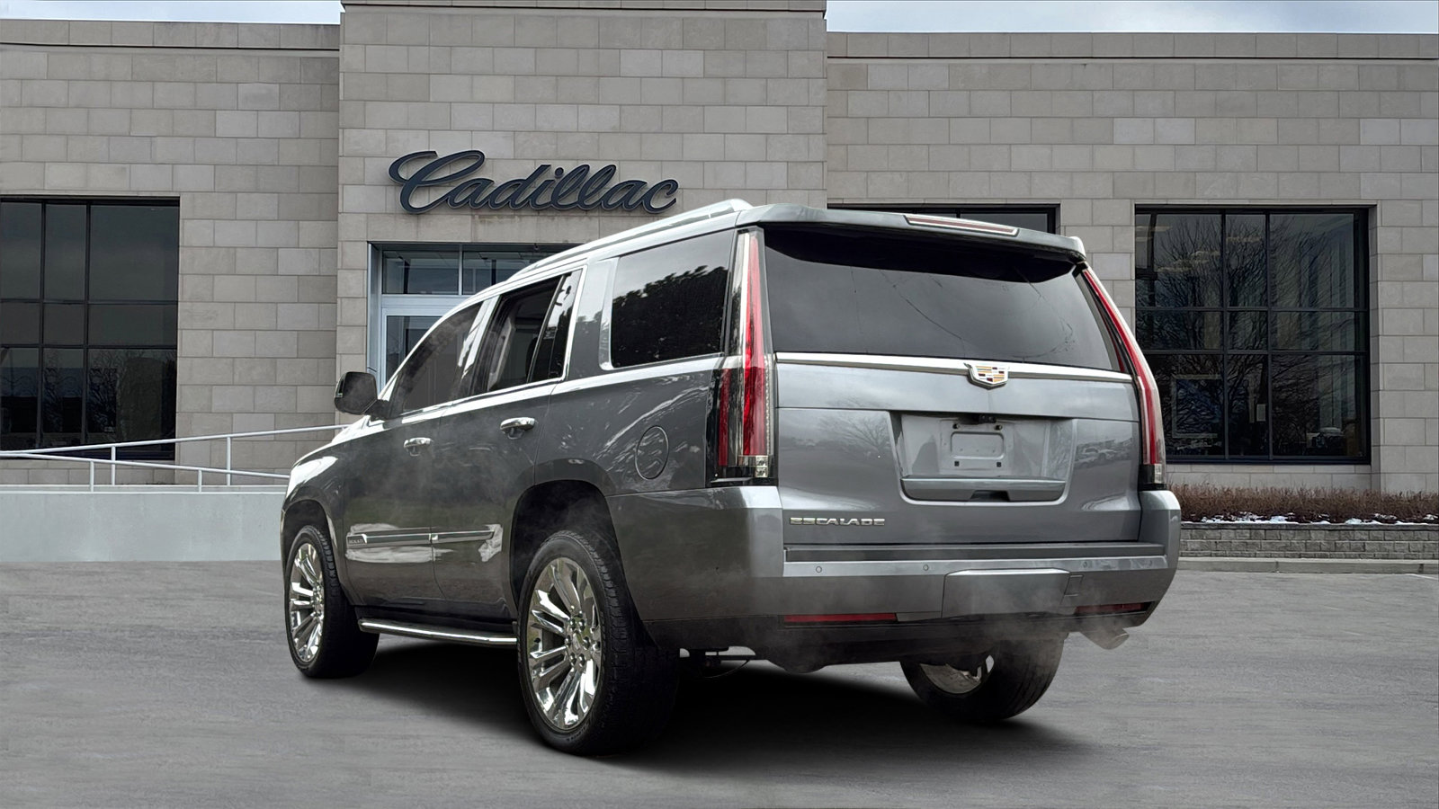 Used 2018 Cadillac Escalade Luxury image 4