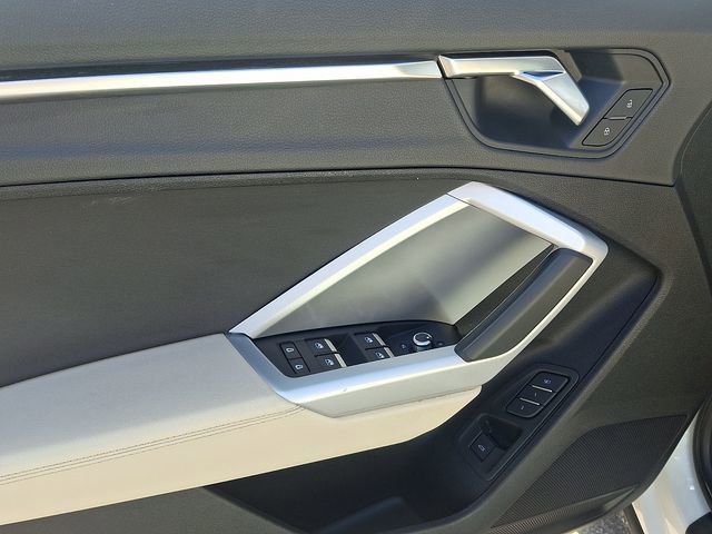 Used 2024 Audi Q3 2.0T Premium image 12