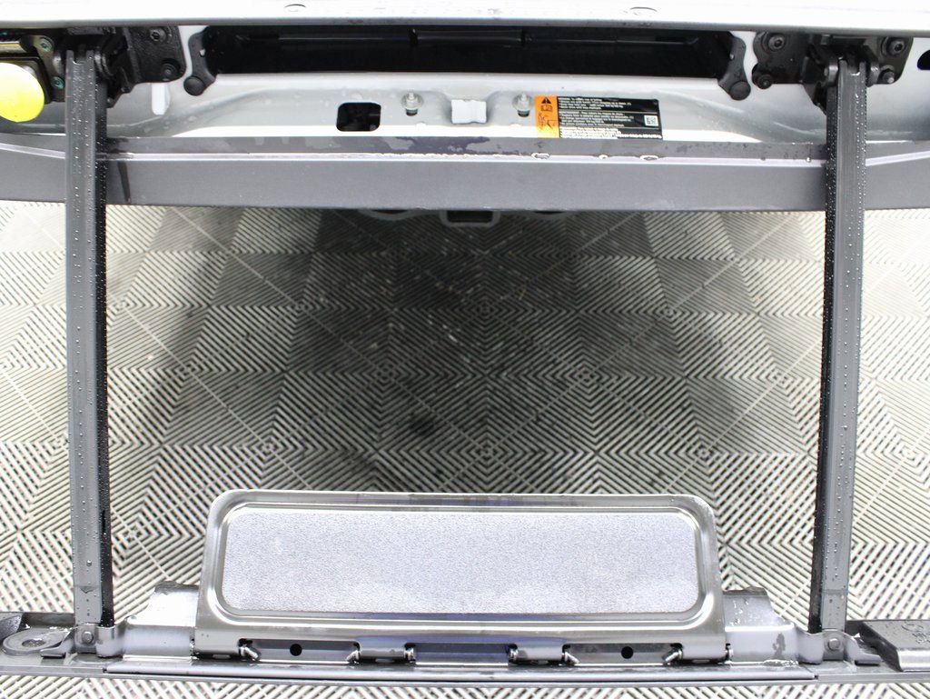 Used 2025 Ford F350 Lariat w/ Black Appearance Package image 46