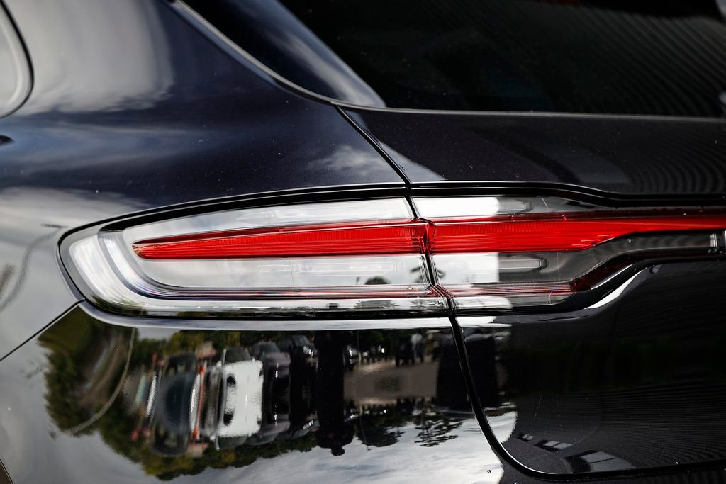 Certified 2026 Porsche Macan image 14