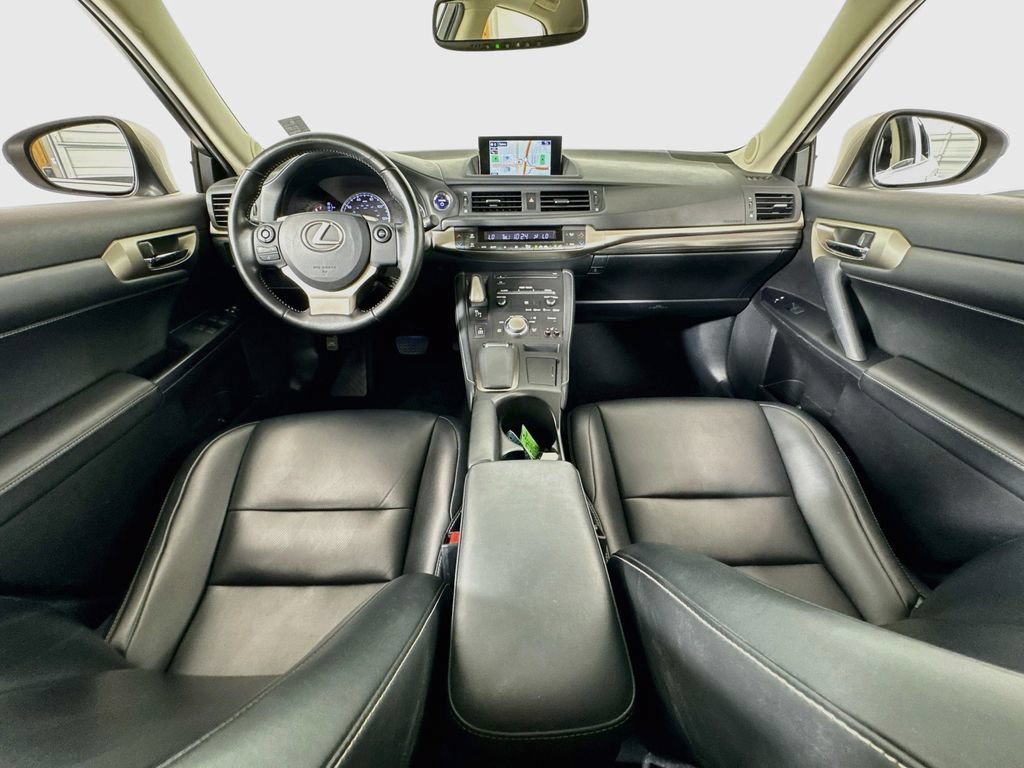 Used 2017 Lexus CT 200h FWD image 26