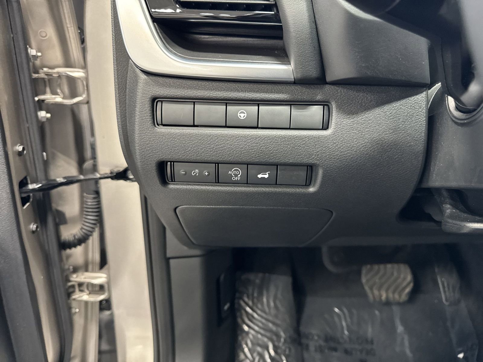 Certified 2023 Nissan Rogue Platinum image 22