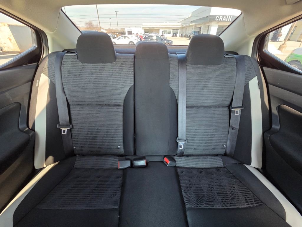 Used 2021 Nissan Versa SV image 27