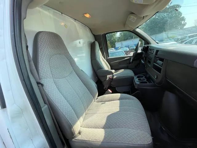 Used 2009 Chevrolet Express 3500 image 14