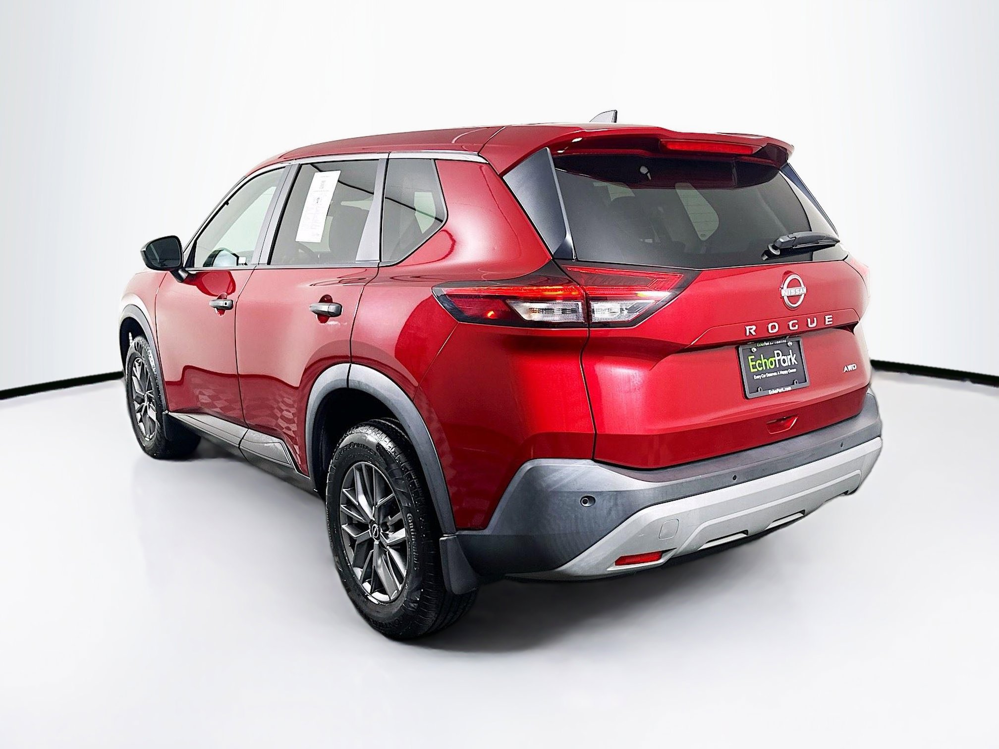 Used 2023 Nissan Rogue S image 5