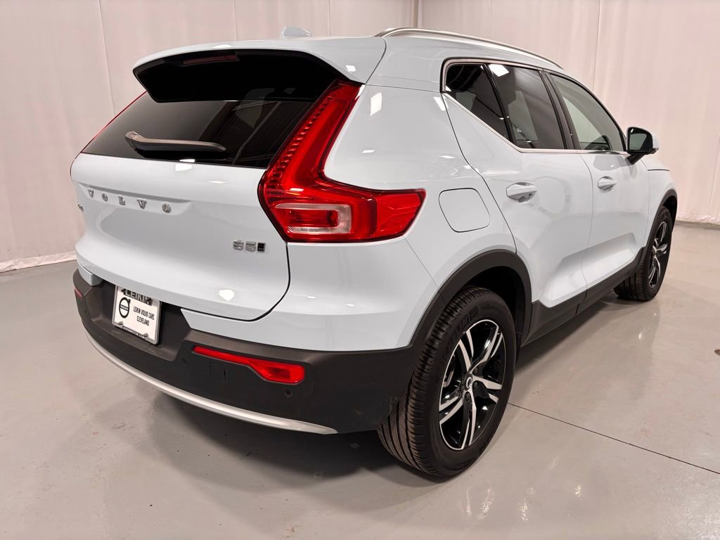 Certified 2025 Volvo XC40 B5 Core image 6