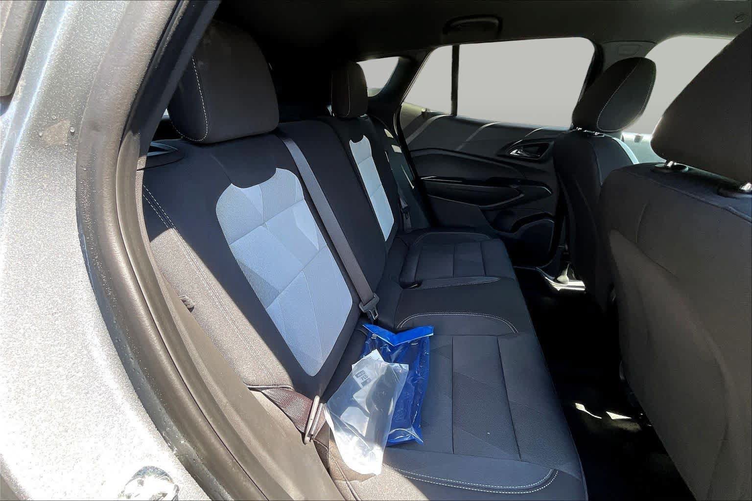 Used 2025 Chevrolet Trax RS w/ Driver Confidence Package FWD image 19