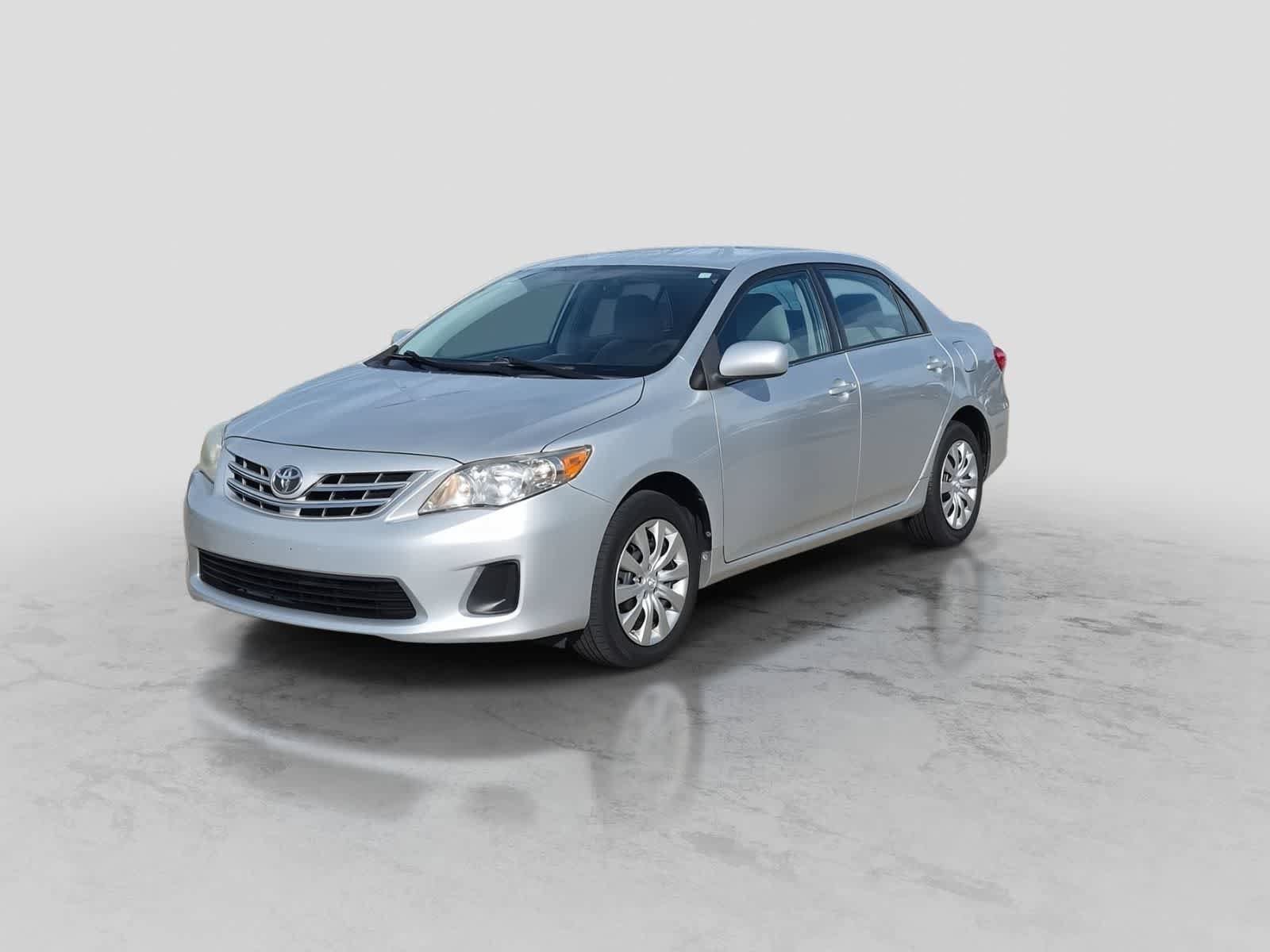 Used 2013 Toyota Corolla LE FWD image 4
