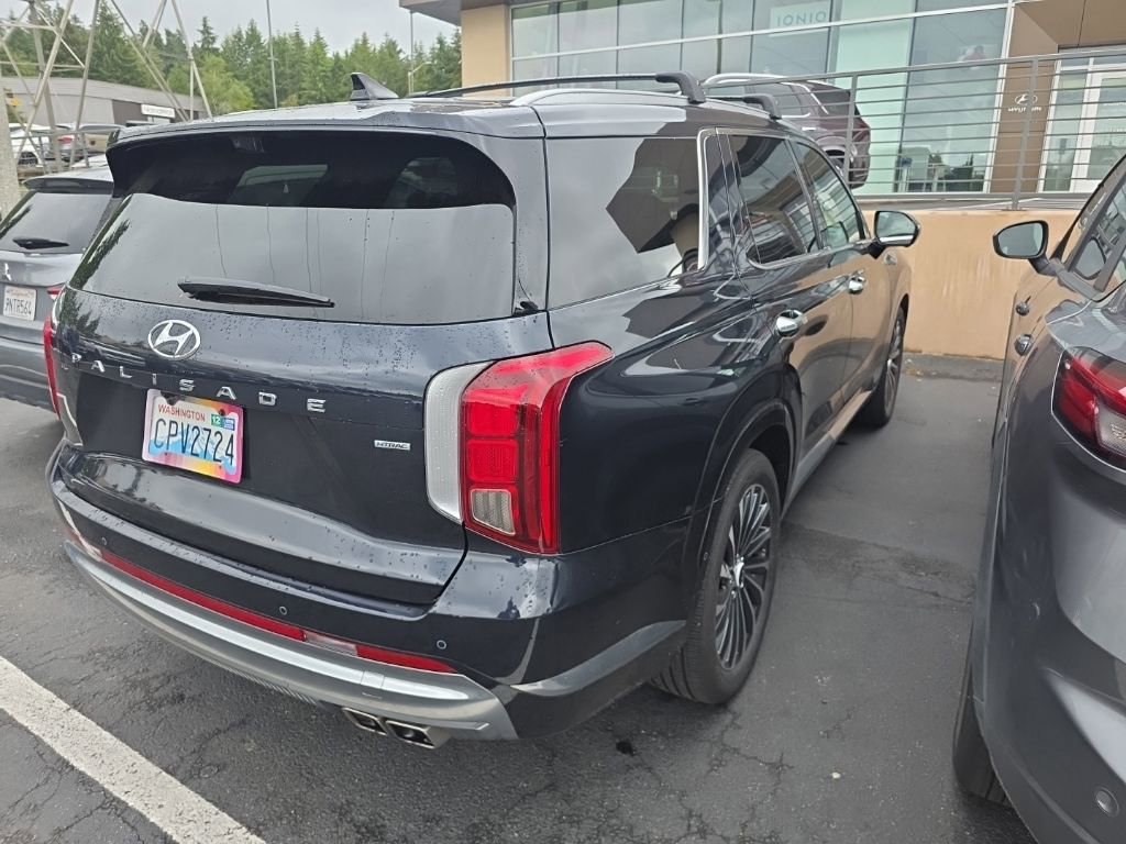 Used 2024 Hyundai Palisade Calligraphy AWD/4WD image 3