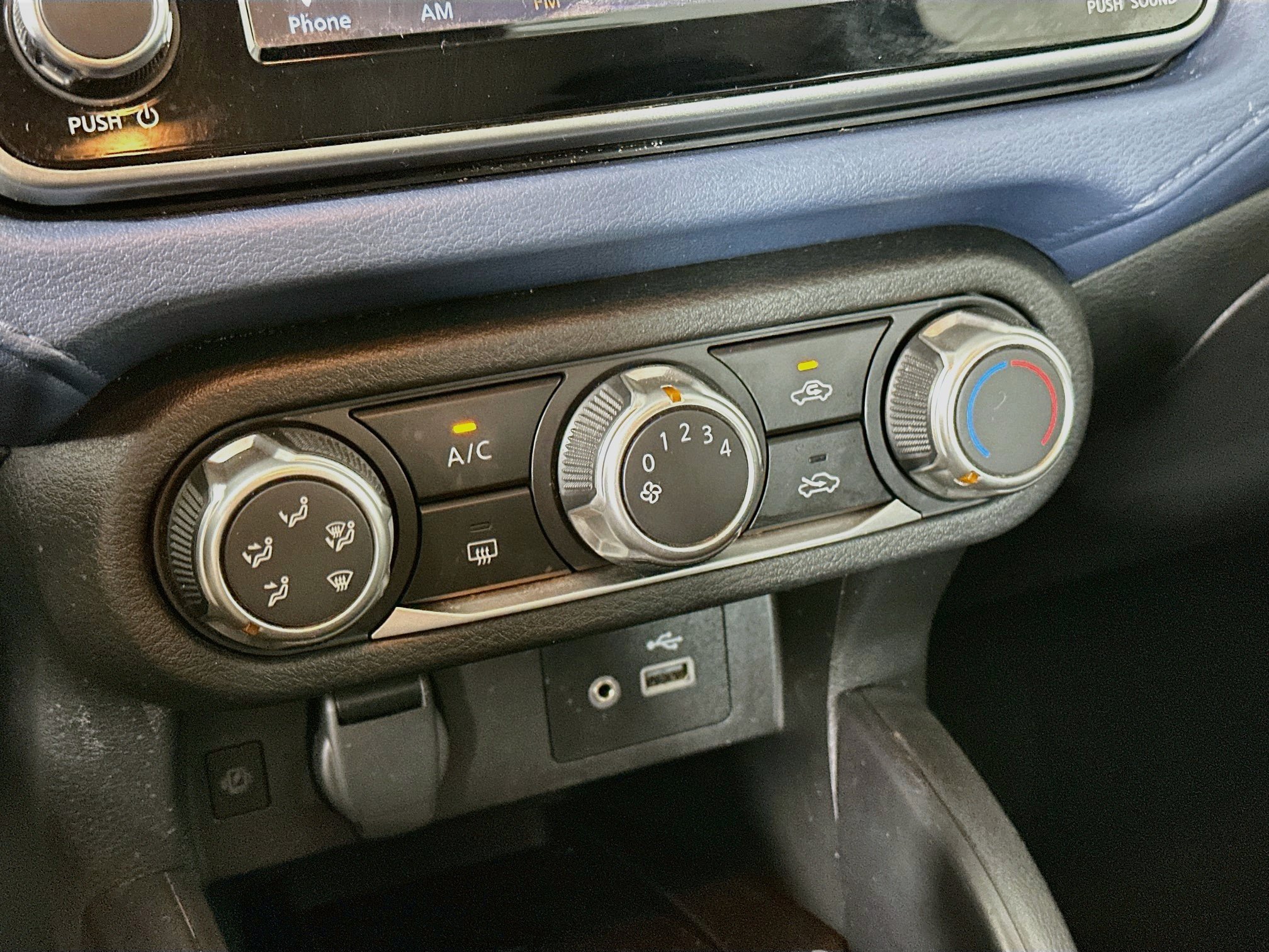 Used 2025 Nissan Versa SV FWD image 23