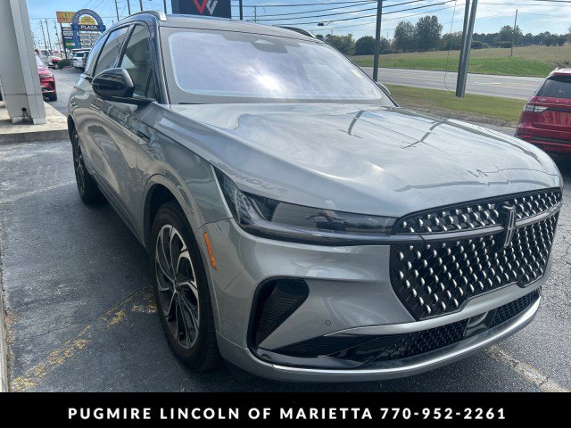 Used 2025 Lincoln Nautilus Reserve image 8