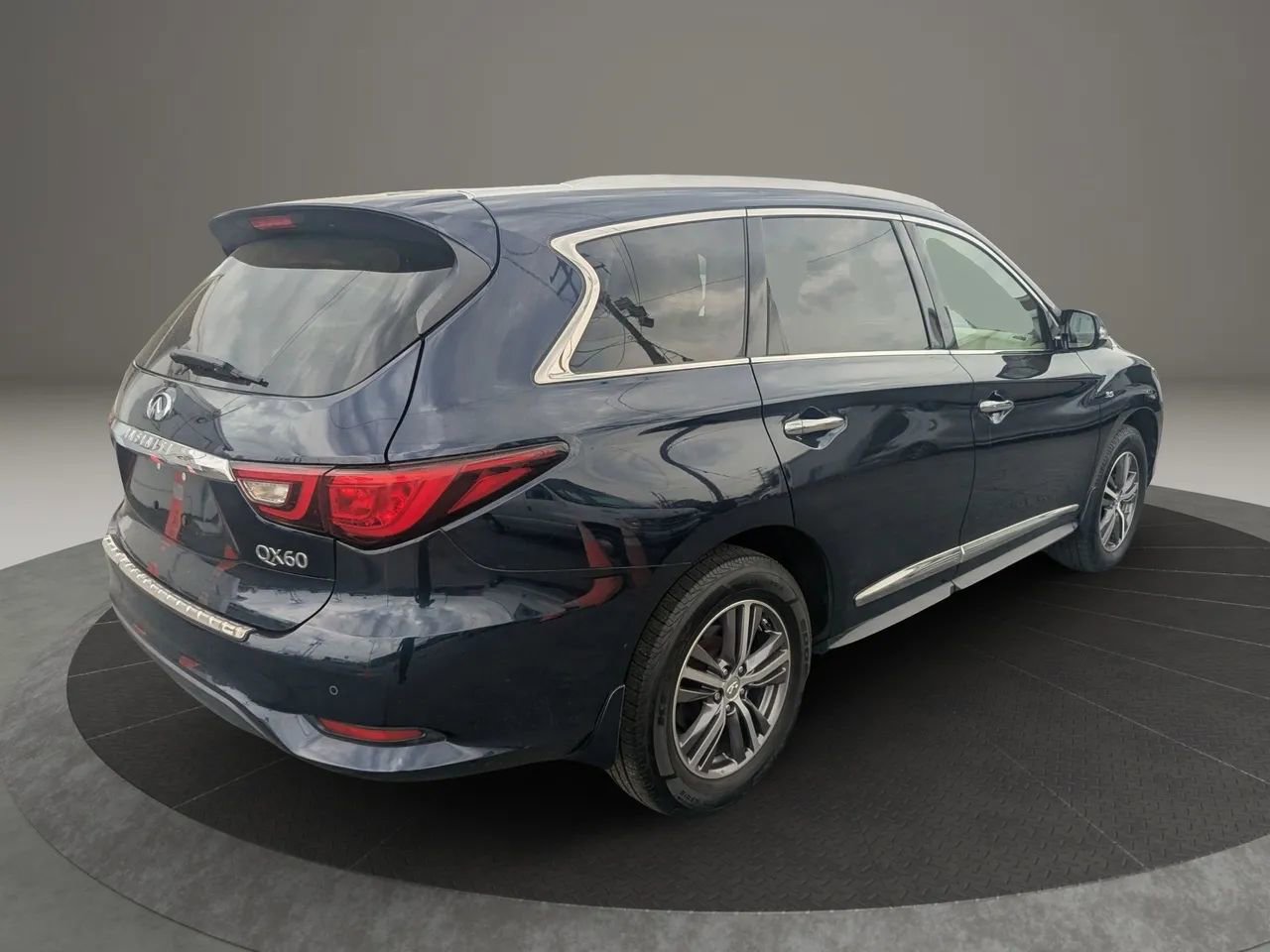 Used 2019 INFINITI QX60 Luxe w/ Essential Package image 6