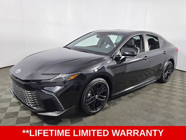 Used 2026 Toyota Camry SE image 3