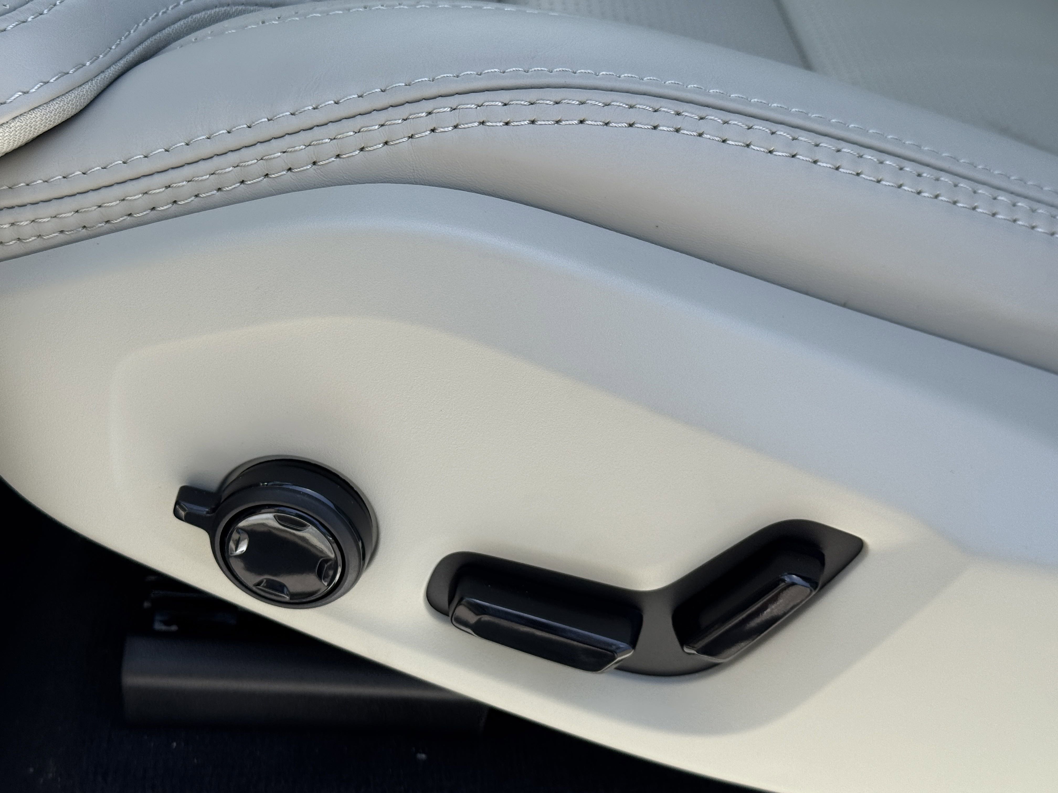 New 2026 Volvo XC90 B5 Ultra image 21