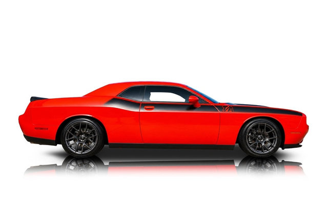 Used 2017 Dodge Challenger R/T w/ Quick Order Package 22P T/A RWD image 2