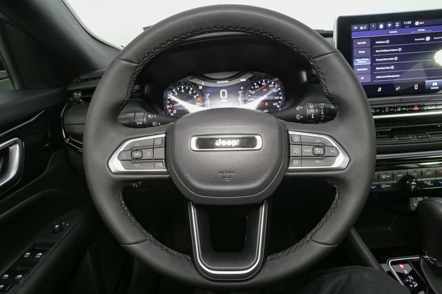 Used 2026 Jeep Compass Limited AWD/4WD image 29