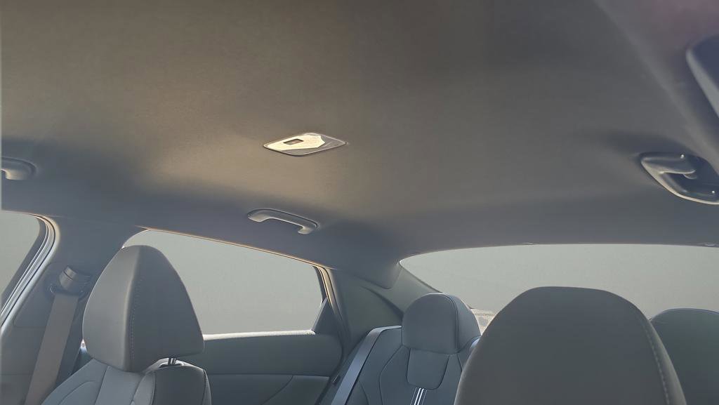 New 2026 Hyundai Elantra Sport FWD image 14