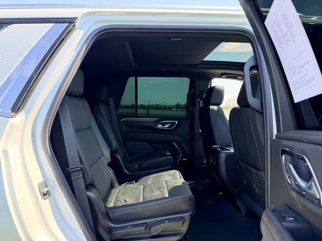 Used 2024 Chevrolet Tahoe High Country AWD/4WD image 9