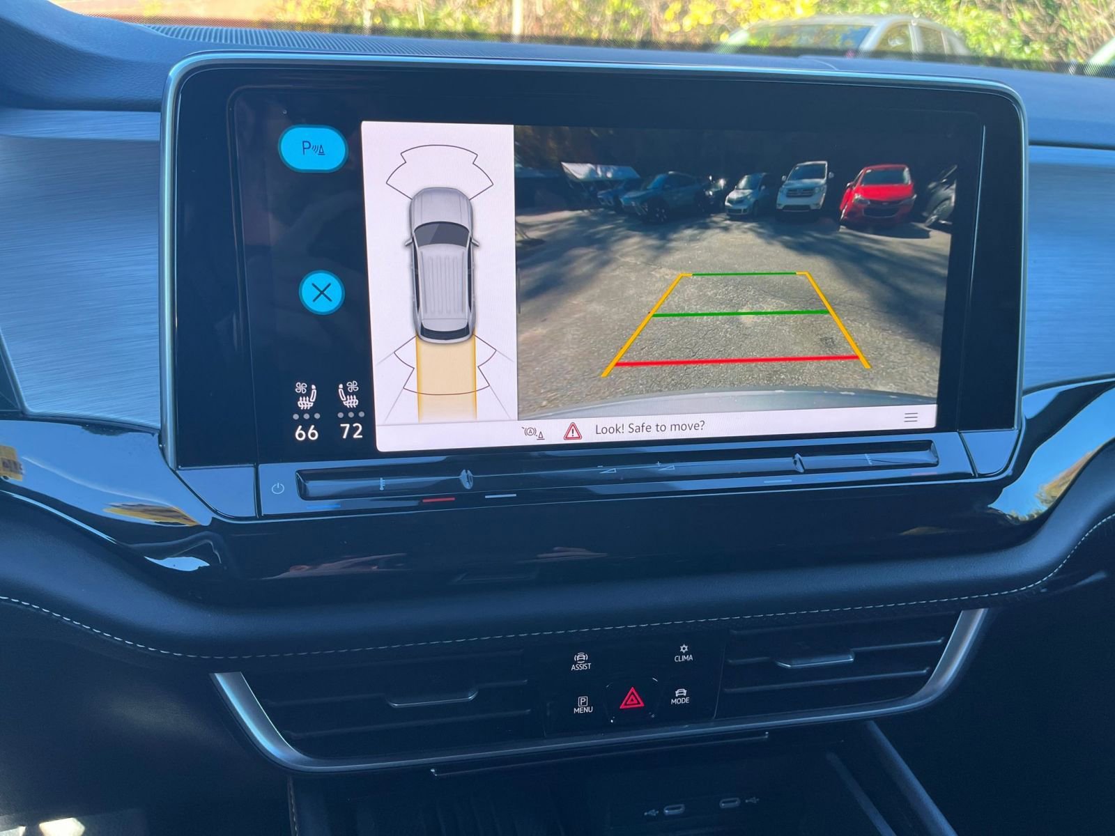 Used 2025 Volkswagen Atlas Cross Sport SE image 17