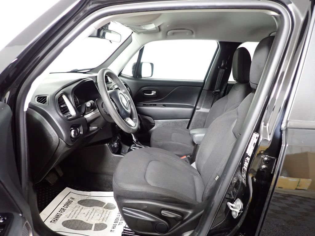 Used 2023 Jeep Renegade Latitude AWD/4WD image 22
