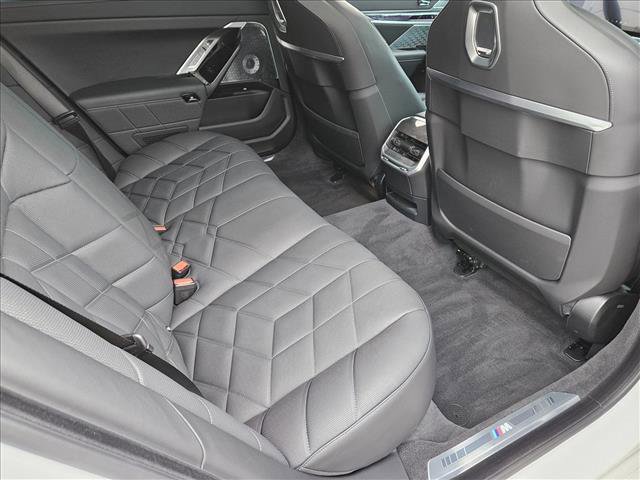 Certified 2025 BMW 760i xDrive image 18