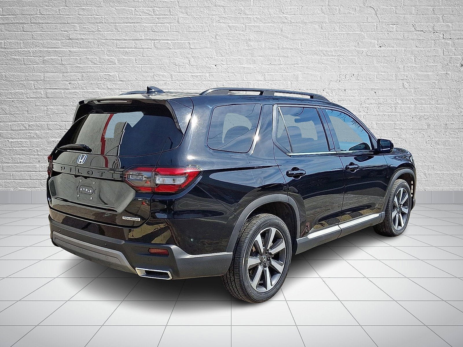 Used 2023 Honda Pilot Touring image 6