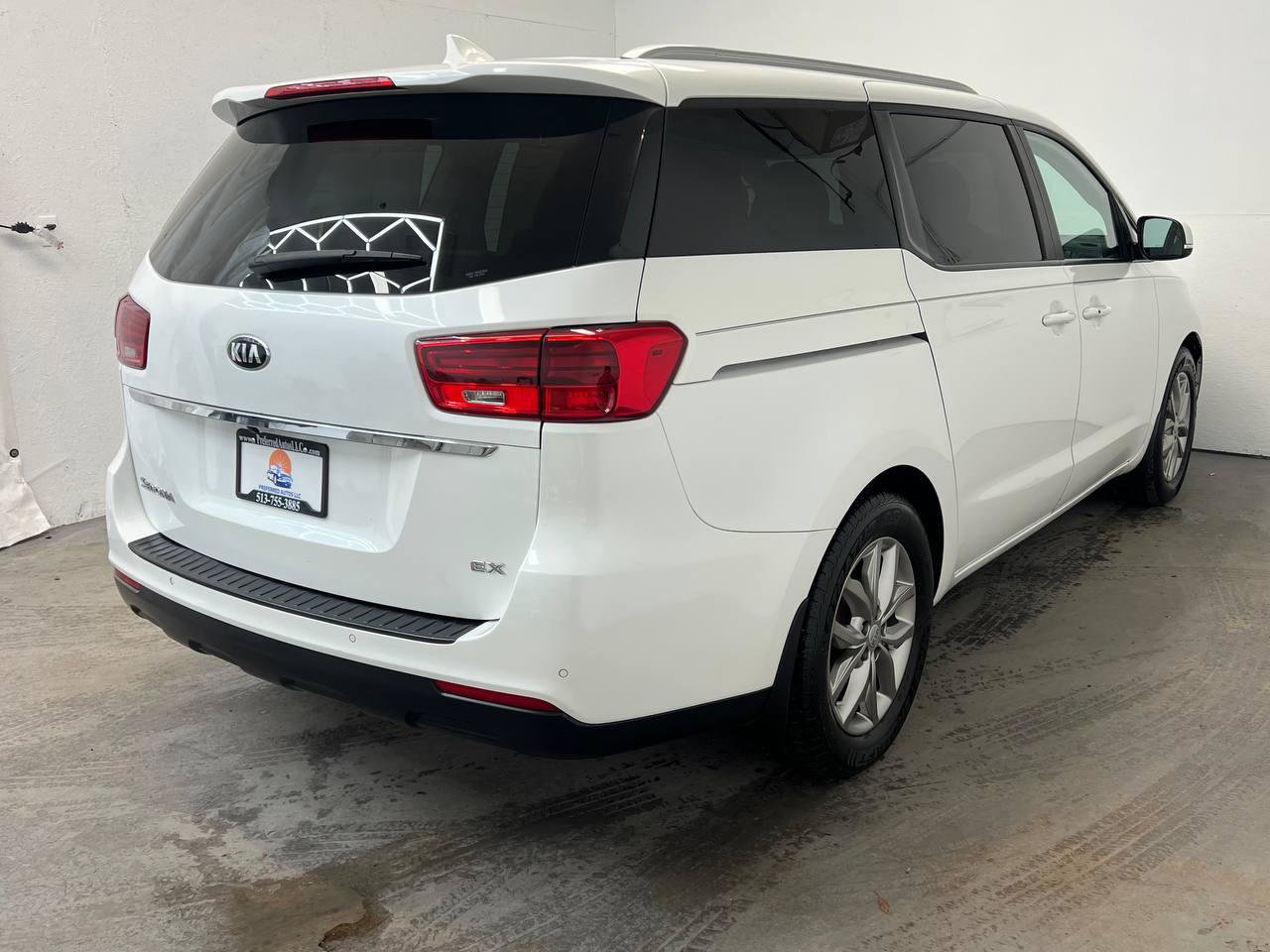 Used 2019 Kia Sedona EX image 6
