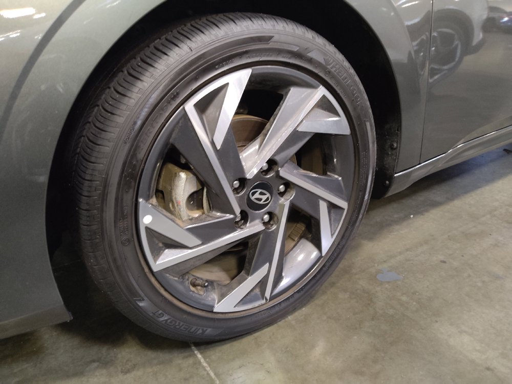 Used 2025 Hyundai Elantra SEL FWD image 31