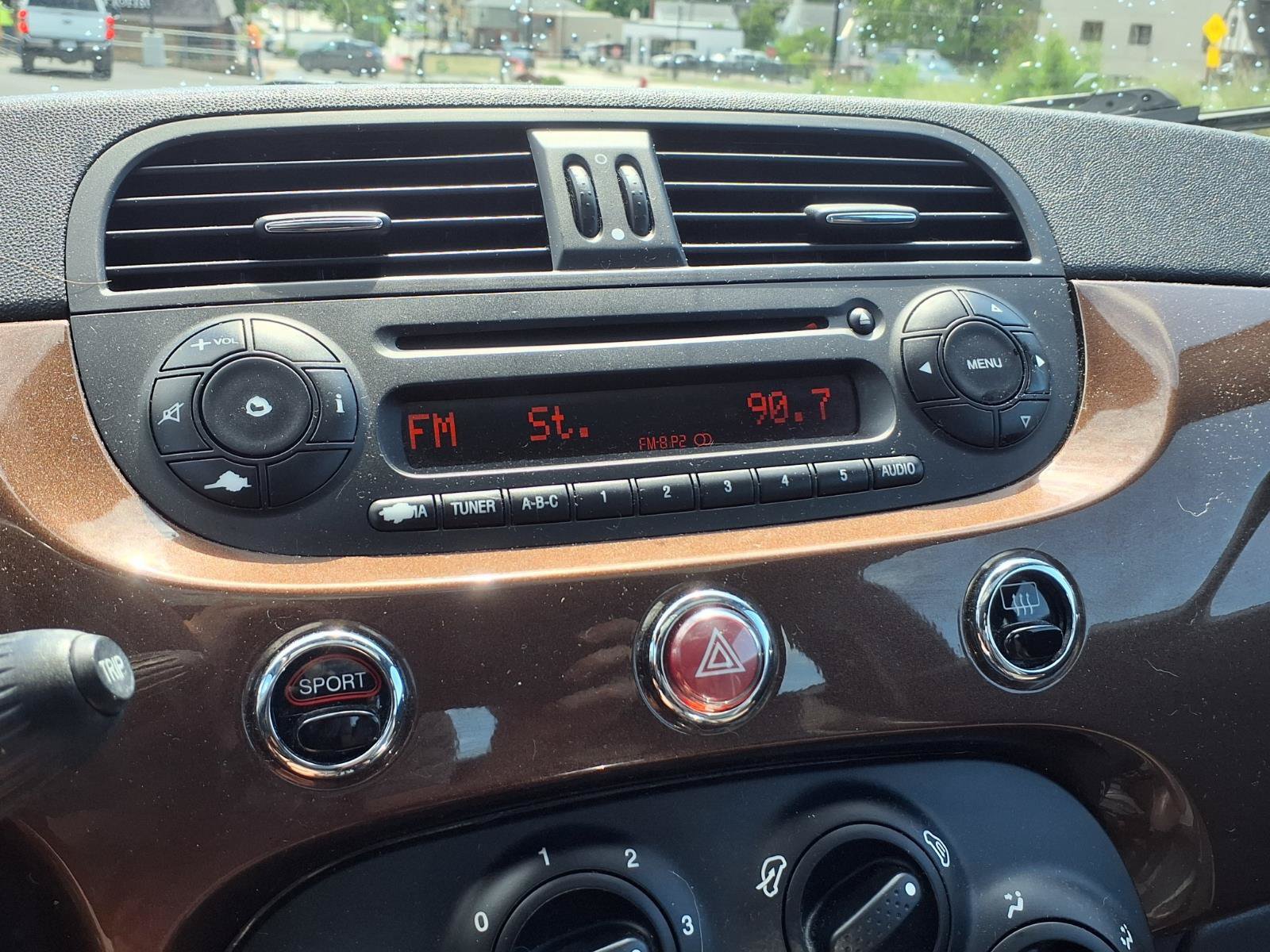 Used 2013 FIAT 500 Sport FWD image 9