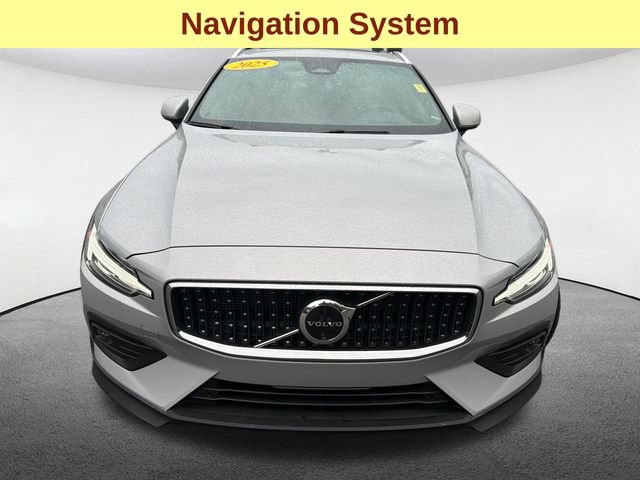 Used 2025 Volvo V60 B5 Cross Country Ultra w/ Protection Package Premier AWD/4WD image 4