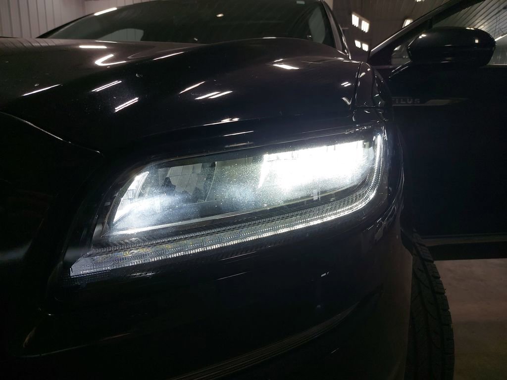 Used 2022 Lincoln Nautilus Reserve image 33