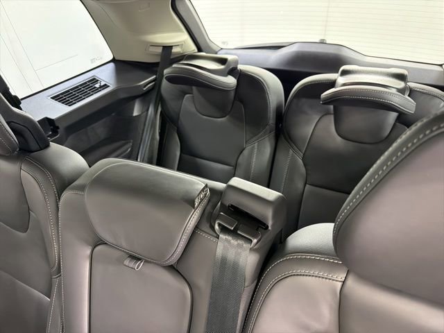 Used 2025 Volvo XC90 T8 Ultra w/ Protection Package Premier AWD/4WD image 32
