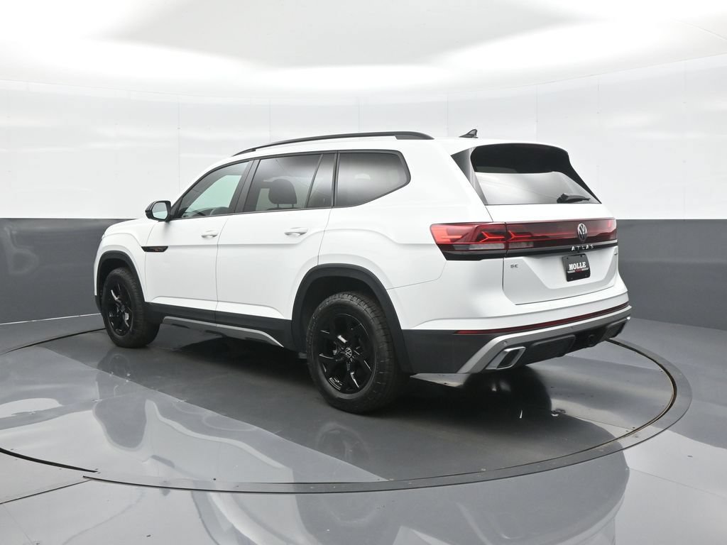 Used 2024 Volkswagen Atlas Peak Edition SE AWD/4WD image 5