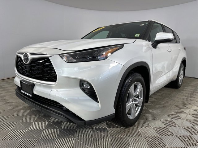 Certified 2023 Toyota Highlander LE image 3