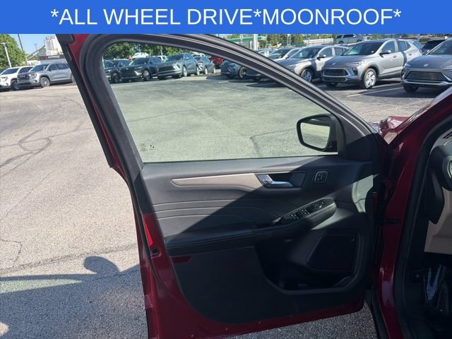 Used 2022 Ford Escape SEL w/ Technology Package AWD/4WD image 23