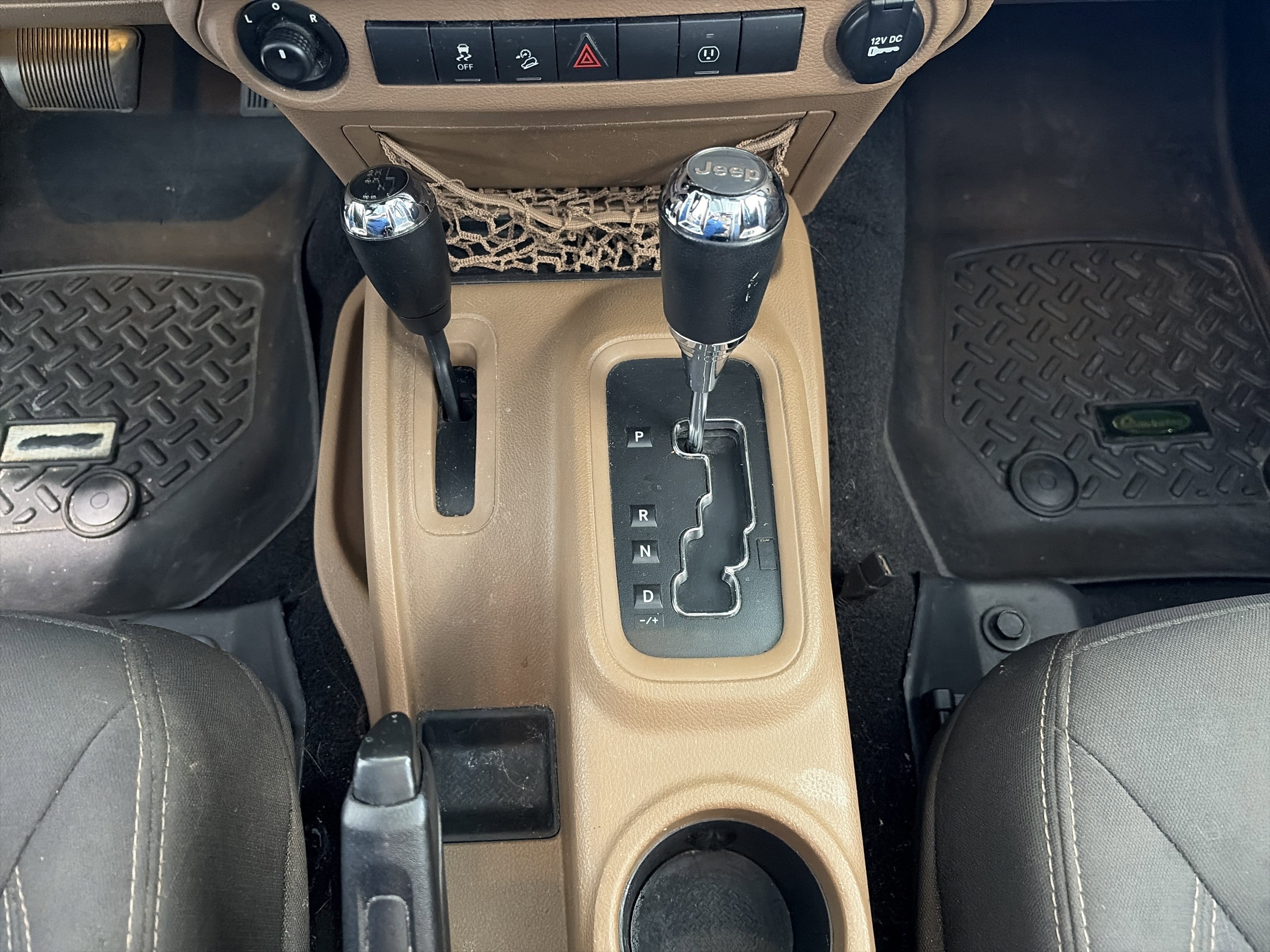 Used 2017 Jeep Wrangler Unlimited Sahara image 35