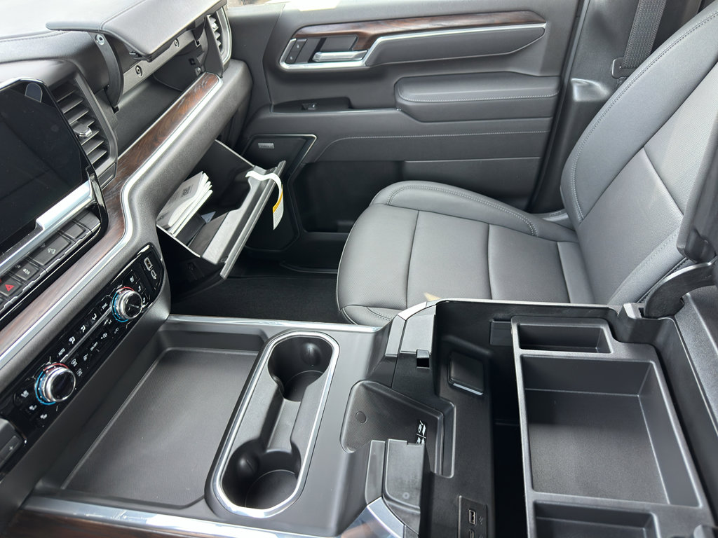 New 2025 GMC Sierra 3500 SLT w/ SLT Premium Package image 33