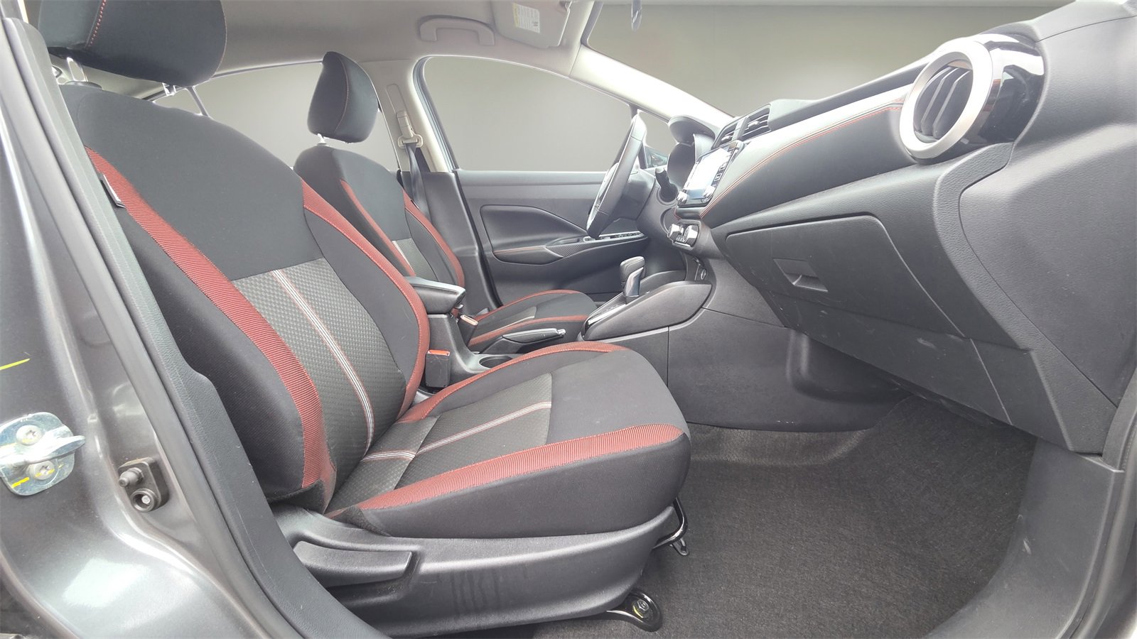 Used 2023 Nissan Versa SR w/ Trunk Package image 15