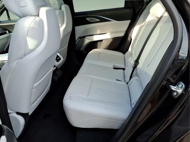 Used 2024 Cadillac Lyriq Luxury AWD/4WD image 13