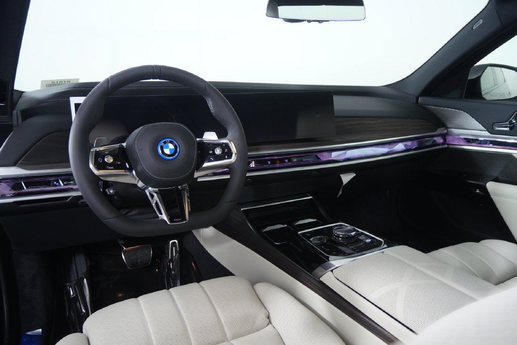 New 2026 BMW 750e xDrive AWD/4WD image 19