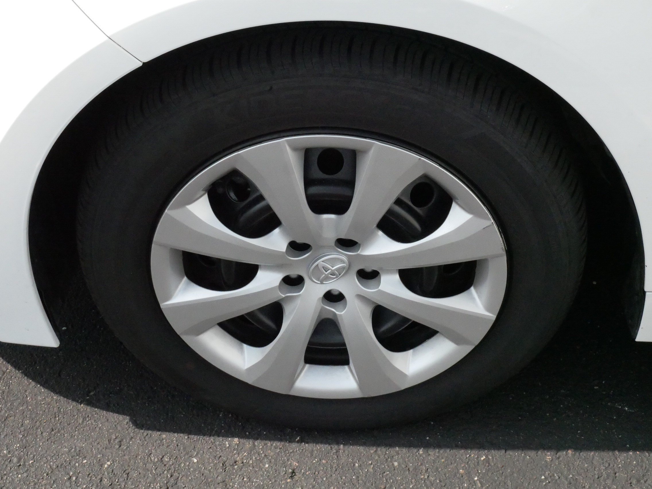 Certified 2026 Toyota Corolla LE FWD image 15