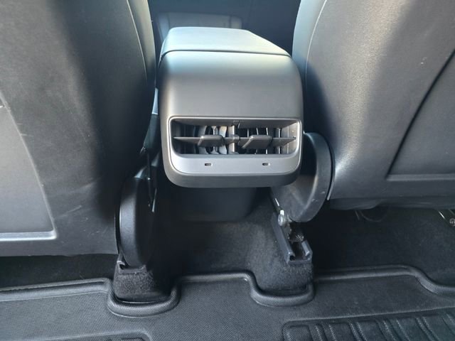 Used 2022 Tesla Model Y Performance image 29